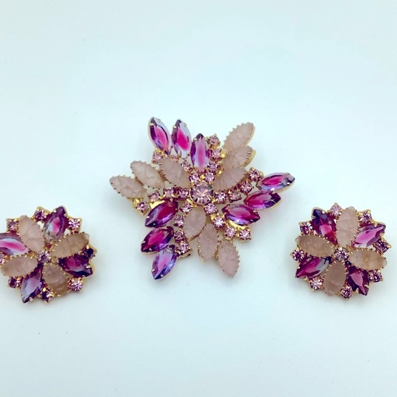 Vintage Dog Tooth Brooch Set in Pink and Purple - Picture 2 of 3